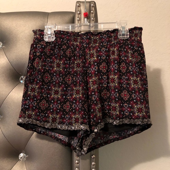 Black/Multicolored Pattern Shorts - Picture 1 of 7
